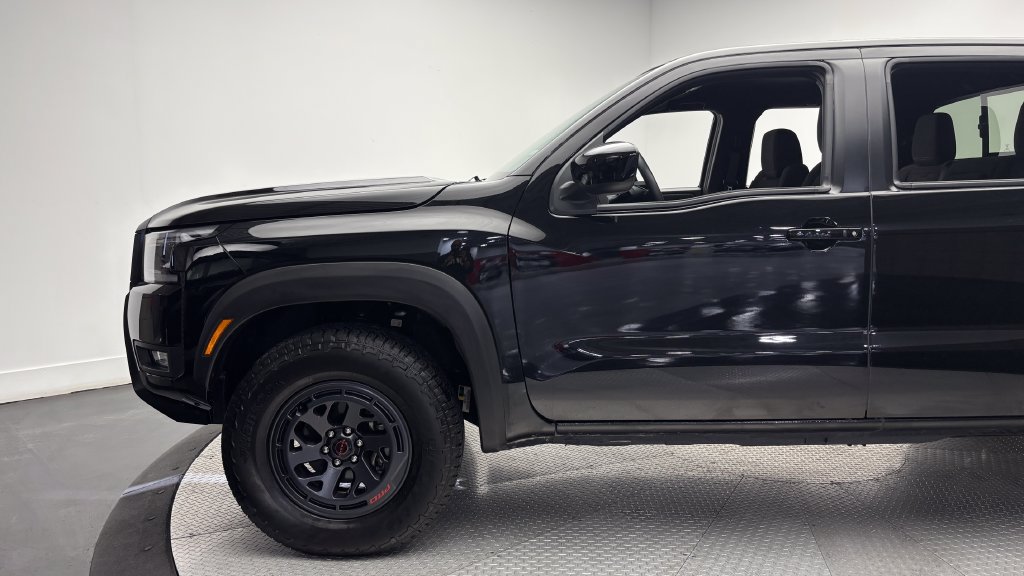 Used 2026 Nissan Frontier PRO-4X AWD/4WD image 5