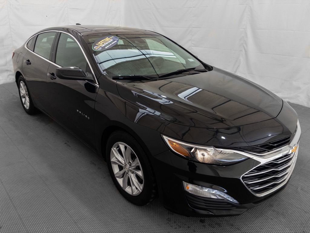 Used 2019 Chevrolet Malibu Hybrid w/ Leather Package image 11