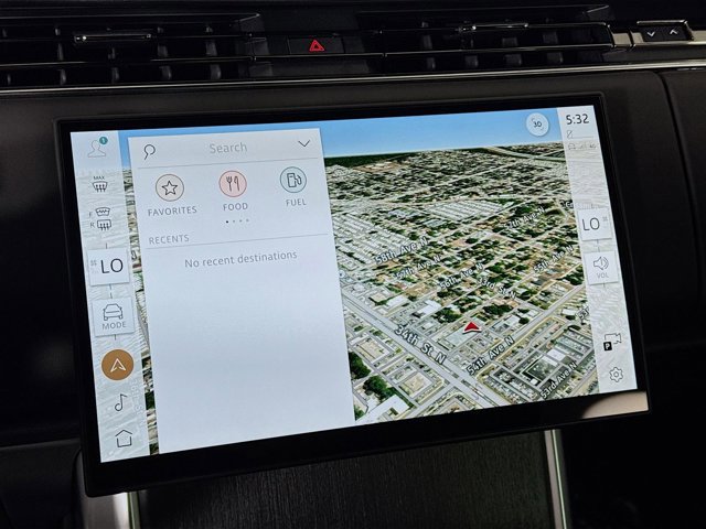 Used 2025 Land Rover Range Rover SE image 16