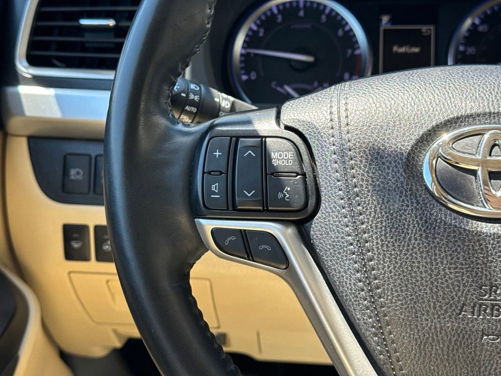 Used 2019 Toyota Highlander Limited Platinum AWD/4WD image 29
