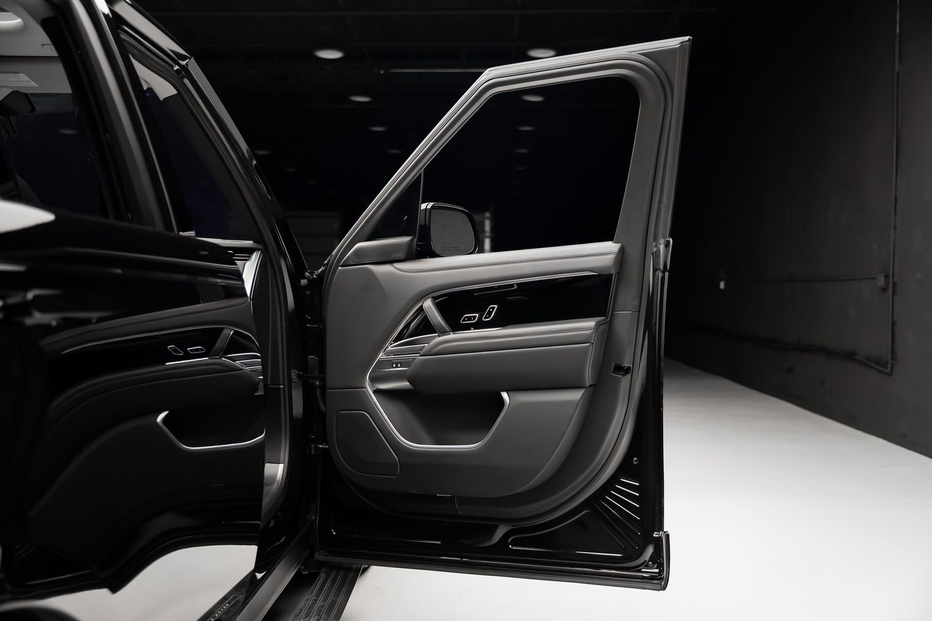 Used 2023 Land Rover Range Rover SE image 57