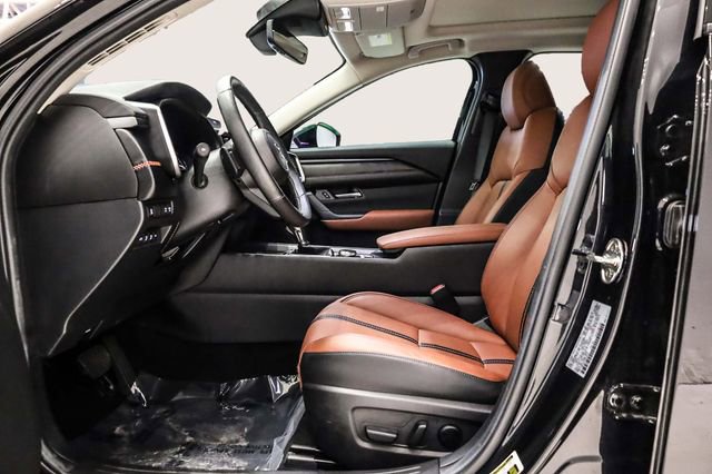 Used 2024 MAZDA CX-50 AWD 2.5 Turbo w/ Premium Pkg image 13