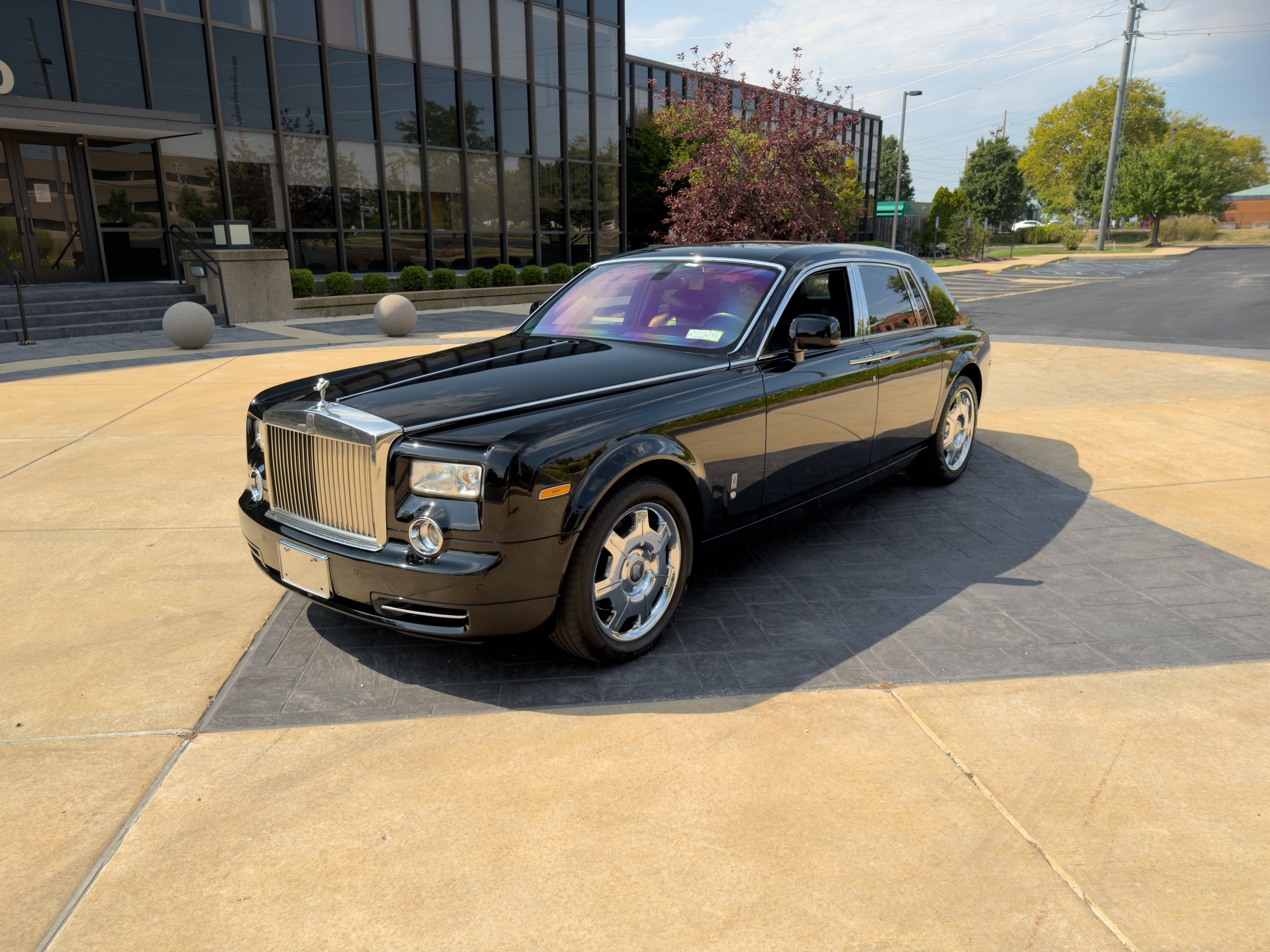 Used 2010 Rolls-Royce Phantom Sedan RWD image 1