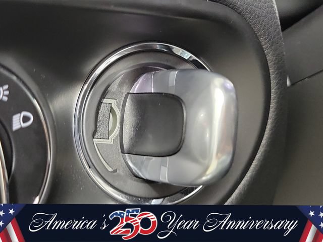Used 2025 Porsche Macan AWD/4WD image 31