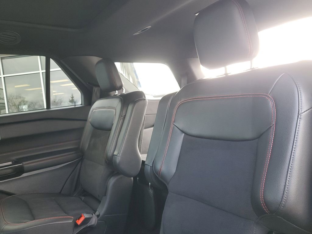 Used 2022 Ford Explorer ST-Line w/ Class IV Trailer Tow Package image 28