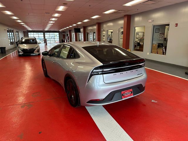Used 2024 Toyota Prius Prime SE image 5