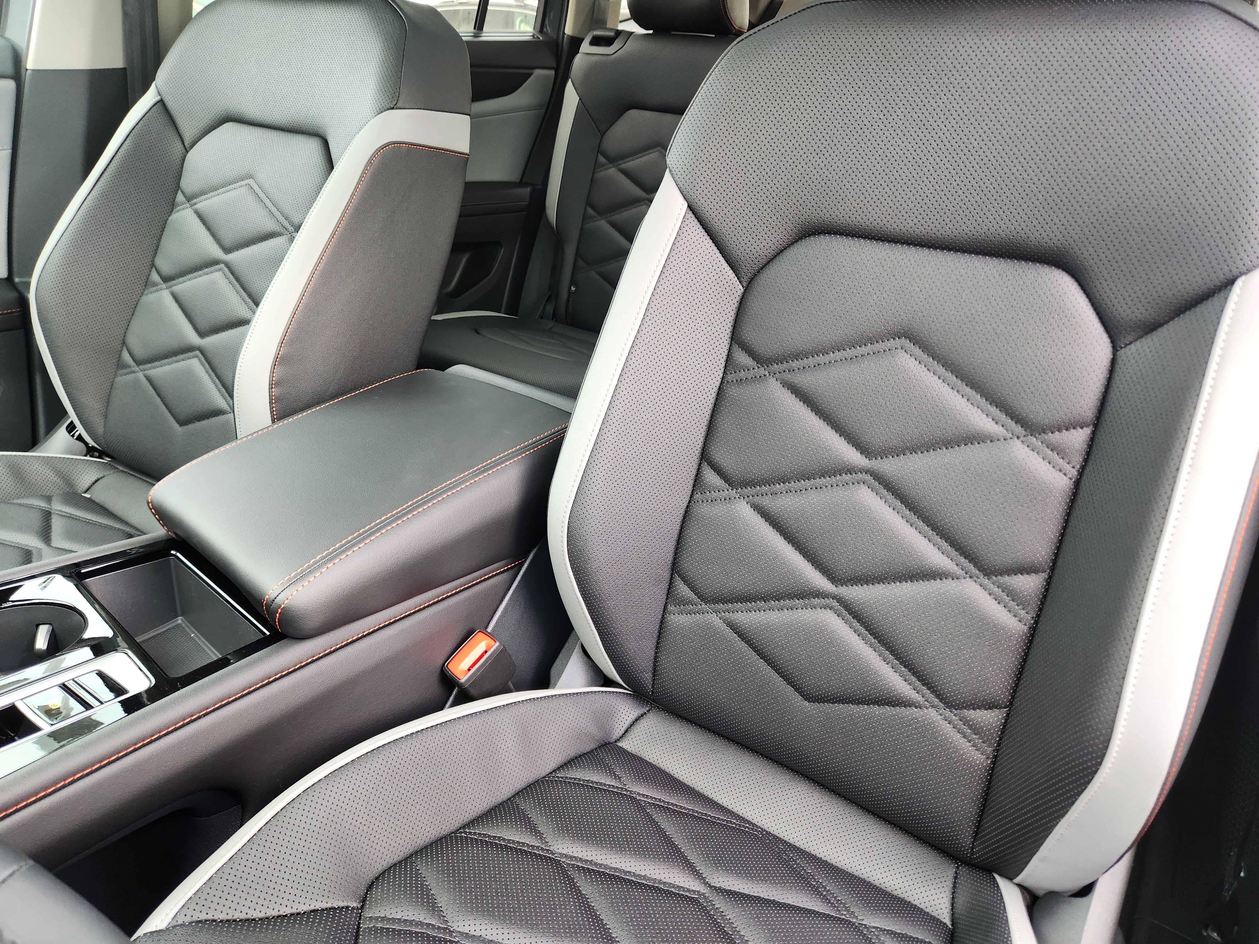 New 2026 Volkswagen Atlas Peak Edition AWD/4WD image 18