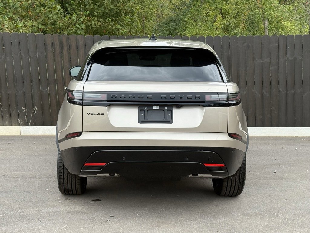 New 2026 Land Rover Range Rover Velar Dynamic SE image 4