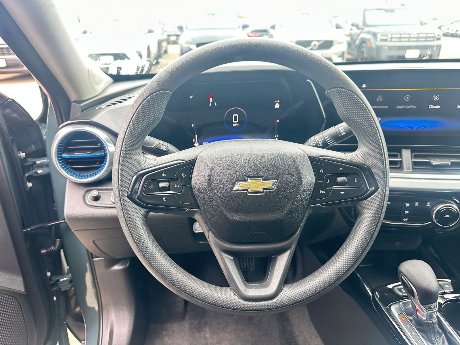 Used 2025 Chevrolet Trax LT image 28