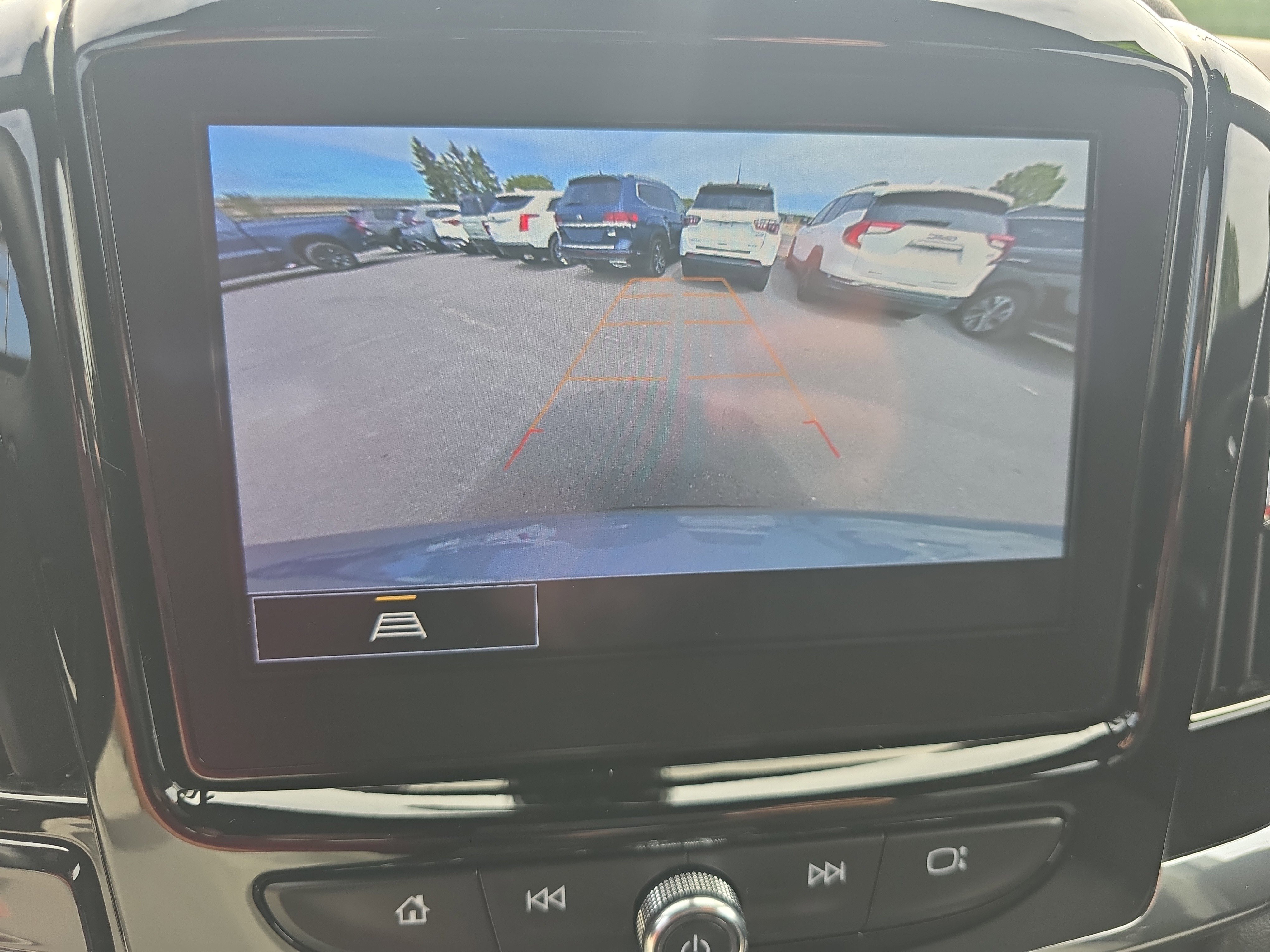 Used 2023 Chevrolet Traverse LT image 26