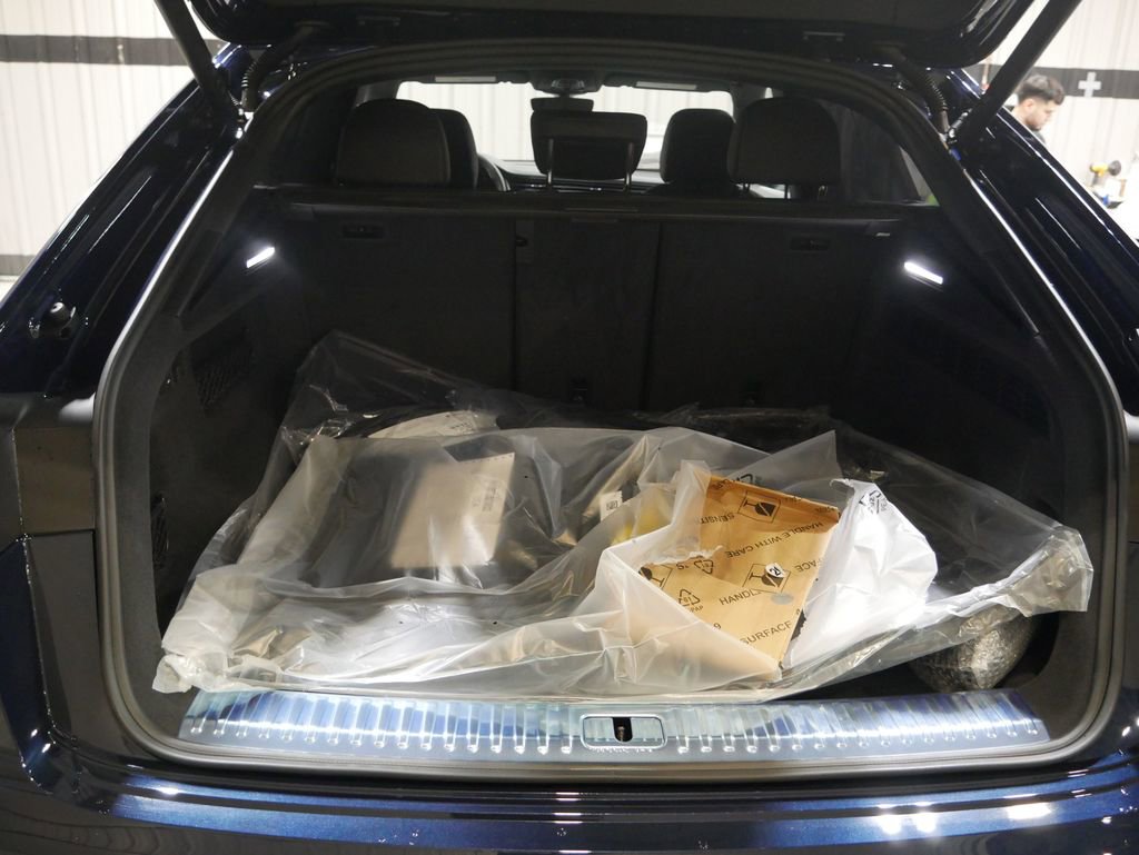 New 2026 Audi Q8 Premium Plus image 24