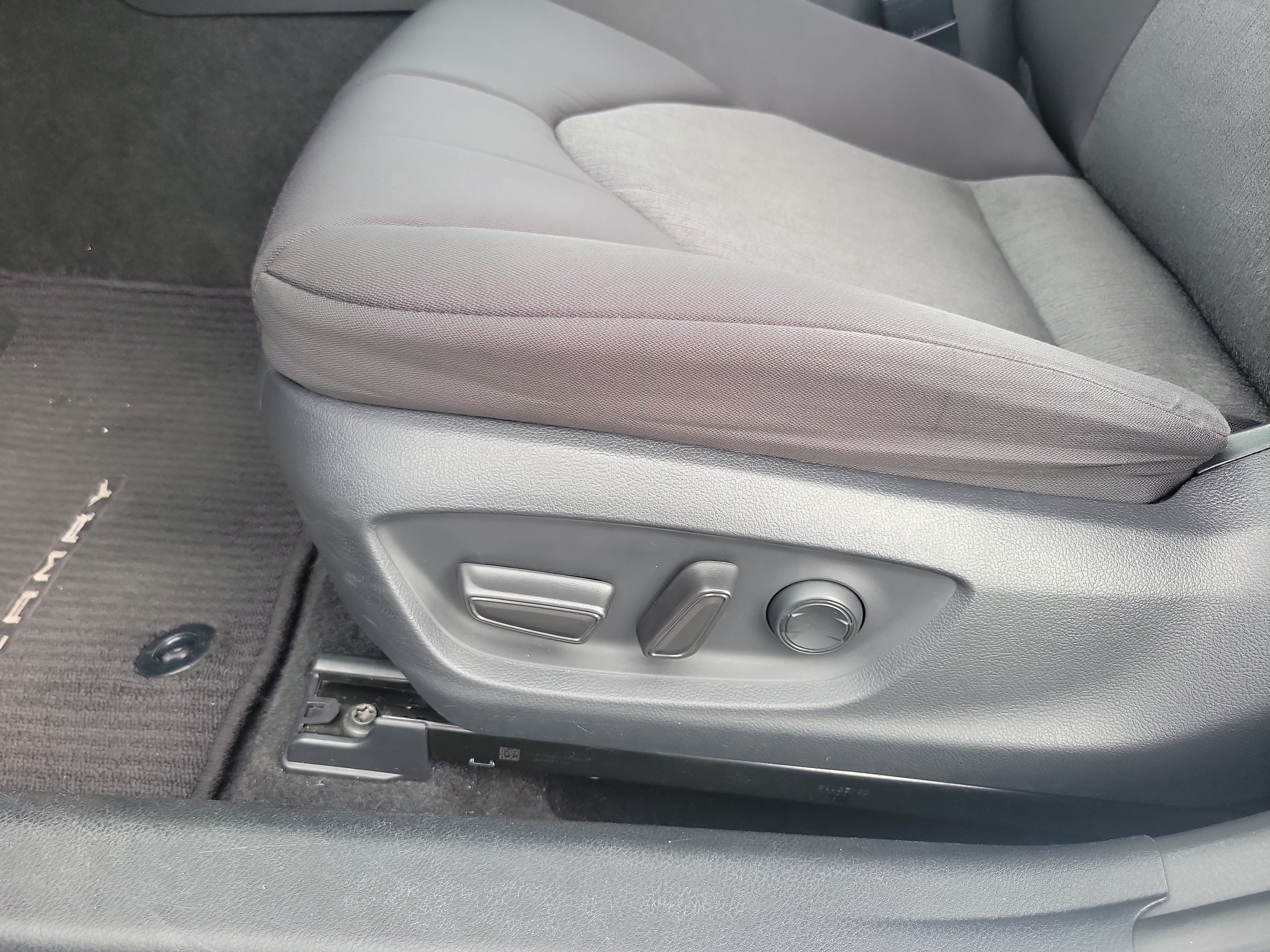 Certified 2019 Toyota Camry LE FWD image 13