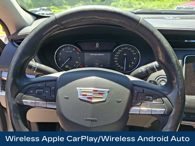 Used 2021 Cadillac XT4 Luxury w/ Trailering Package AWD/4WD image 4