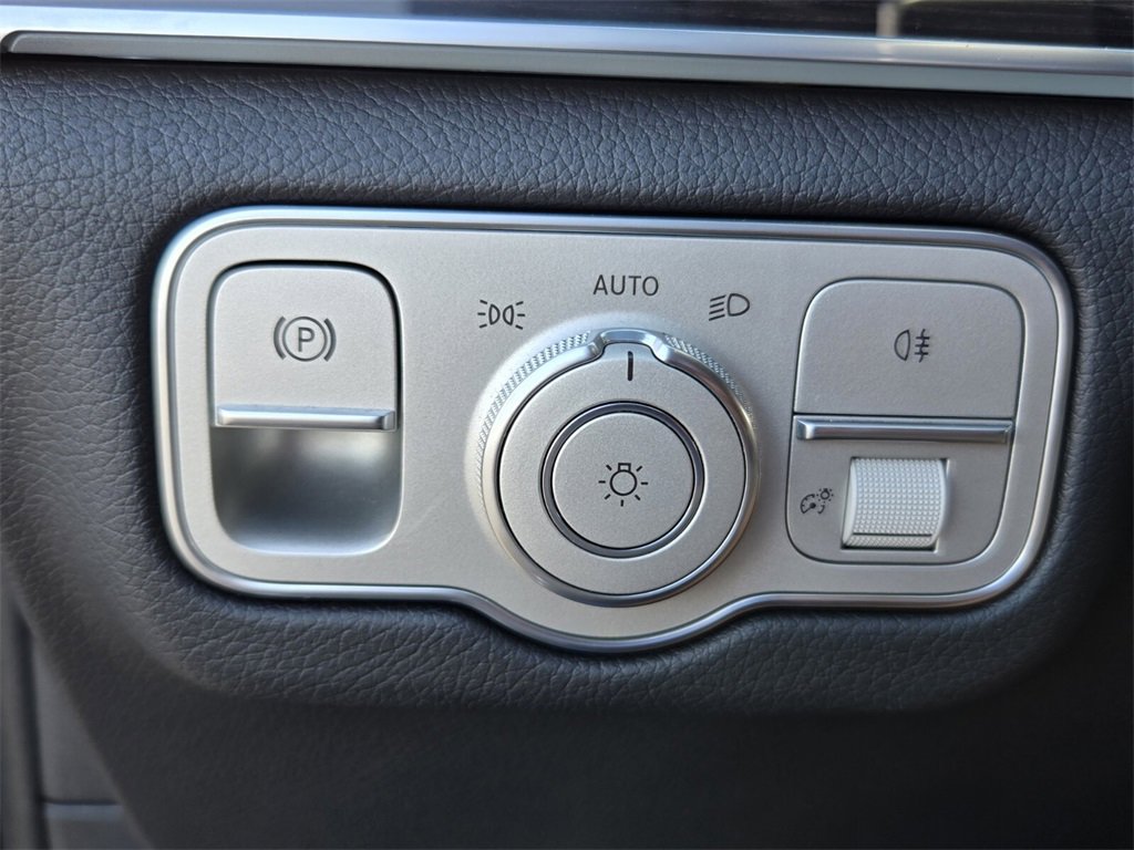 Used 2025 Mercedes-Benz GLE 450e 4MATIC image 26