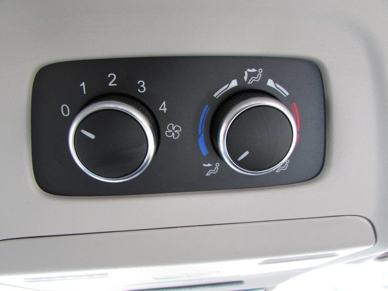 Used 2024 Ford Transit 150 Low Roof AWD image 28