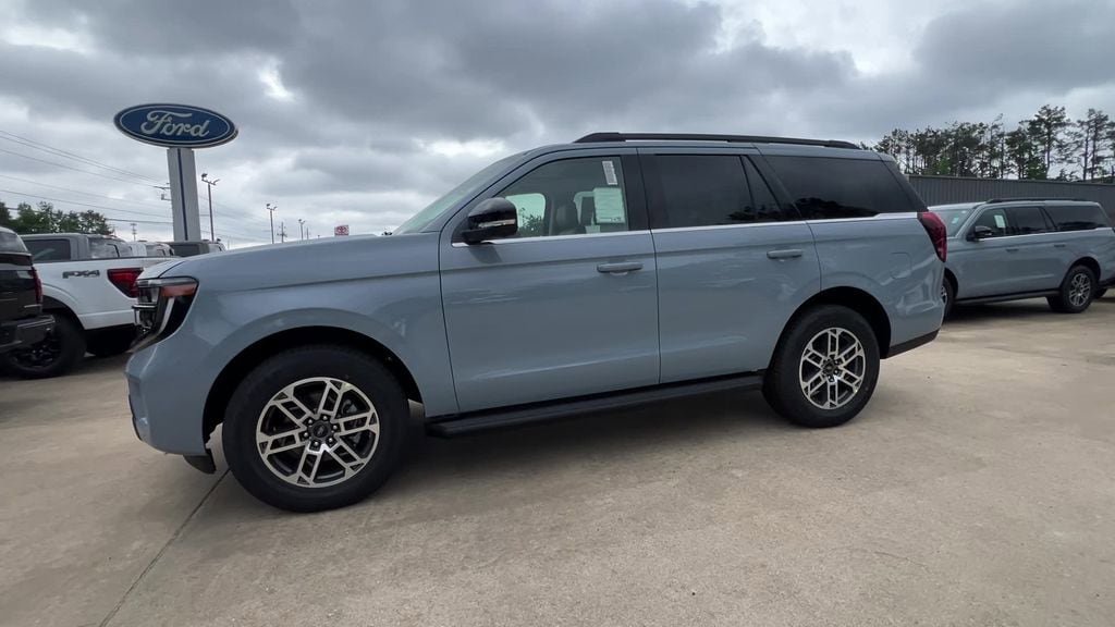 New 2026 Ford Expedition Active RWD image 3
