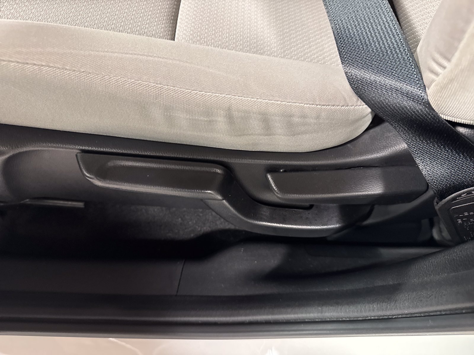 Used 2019 Honda HR-V LX image 11