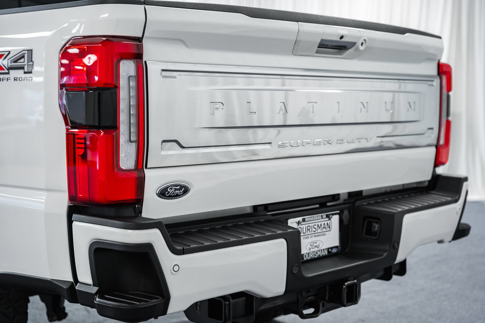 Used 2024 Ford F250 Platinum AWD/4WD image 6