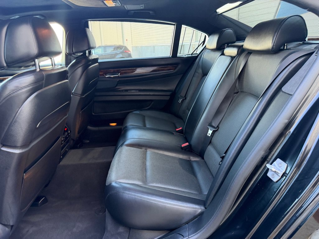 Used 2014 BMW 750Li xDrive AWD/4WD image 28