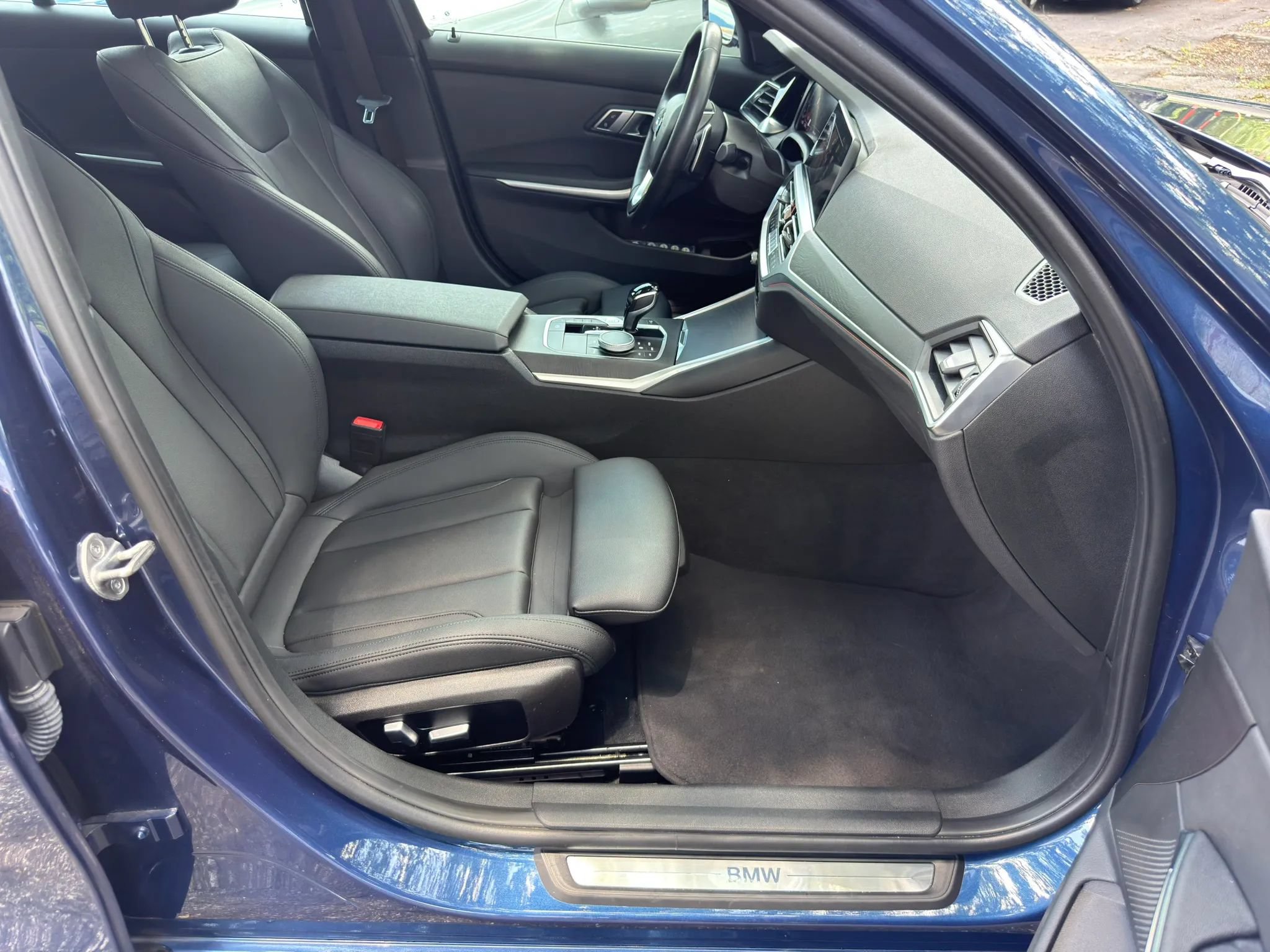 Used 2021 BMW 330i Sedan w/ Premium Package RWD image 32