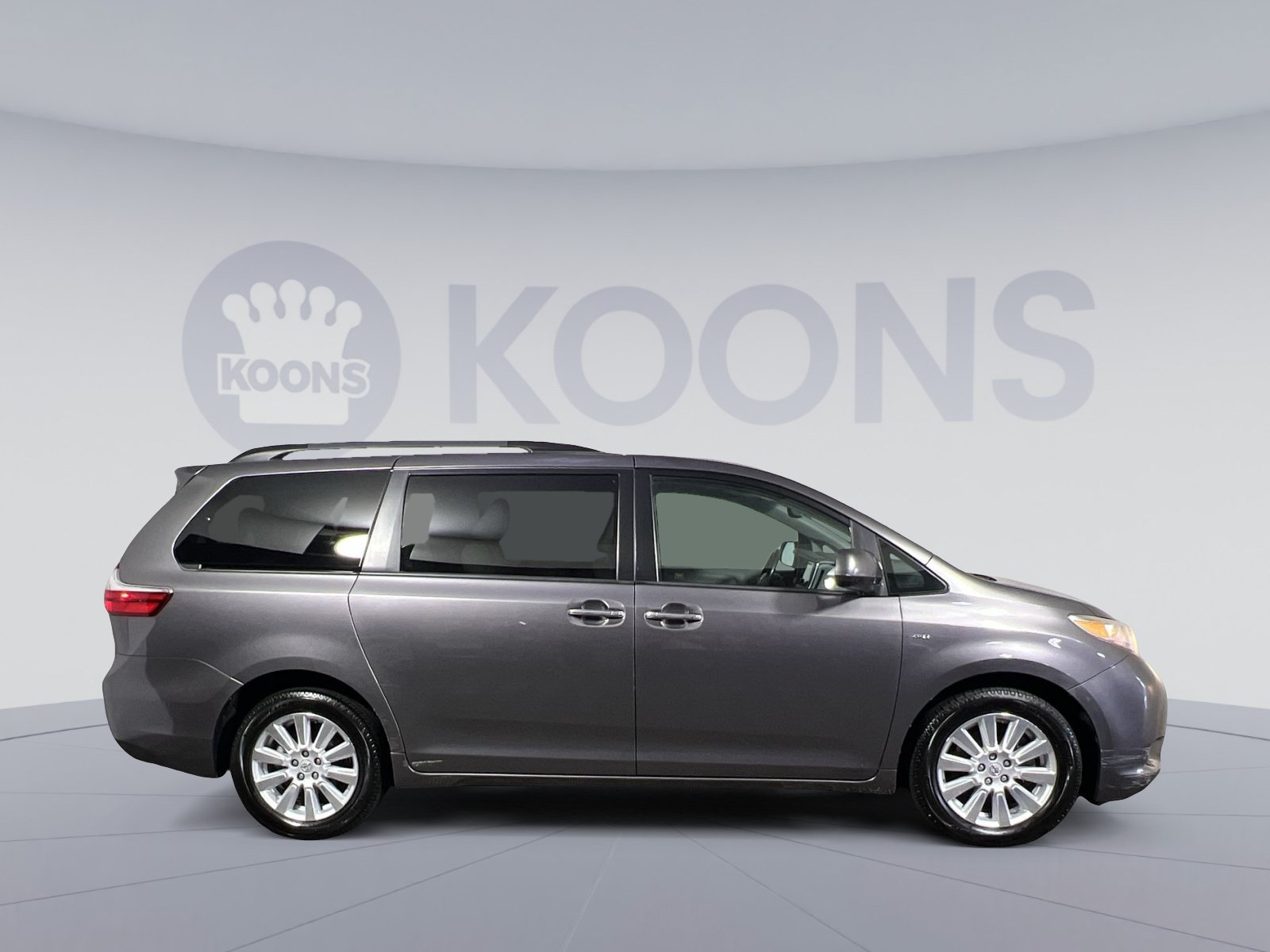 Used 2017 Toyota Sienna XLE w/ XLE Navigation Package AWD/4WD image 12