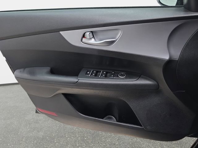 Used 2023 Kia Forte LXS image 25