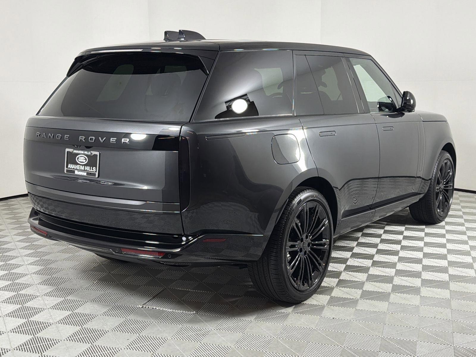 New 2026 Land Rover Range Rover SE image 5