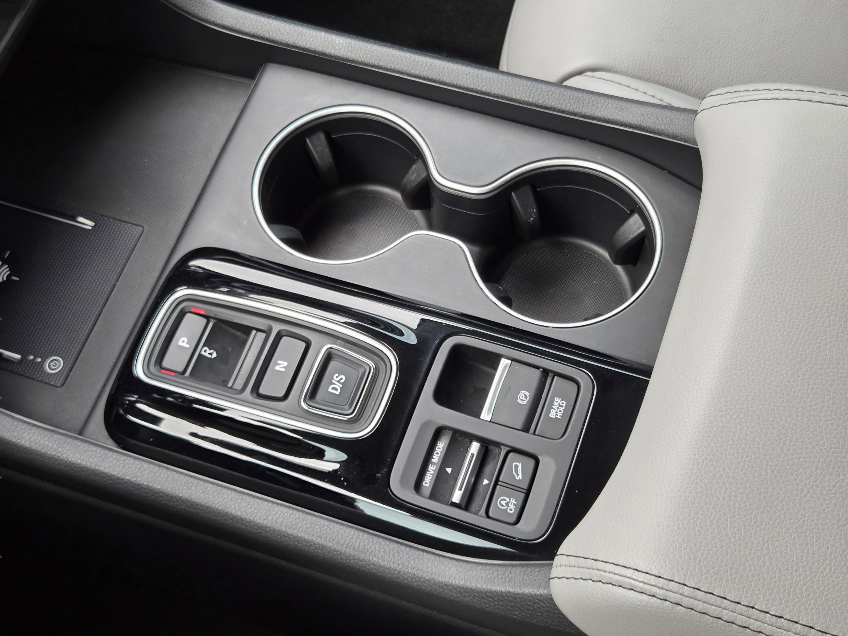 Certified 2025 Honda Pilot Touring image 16