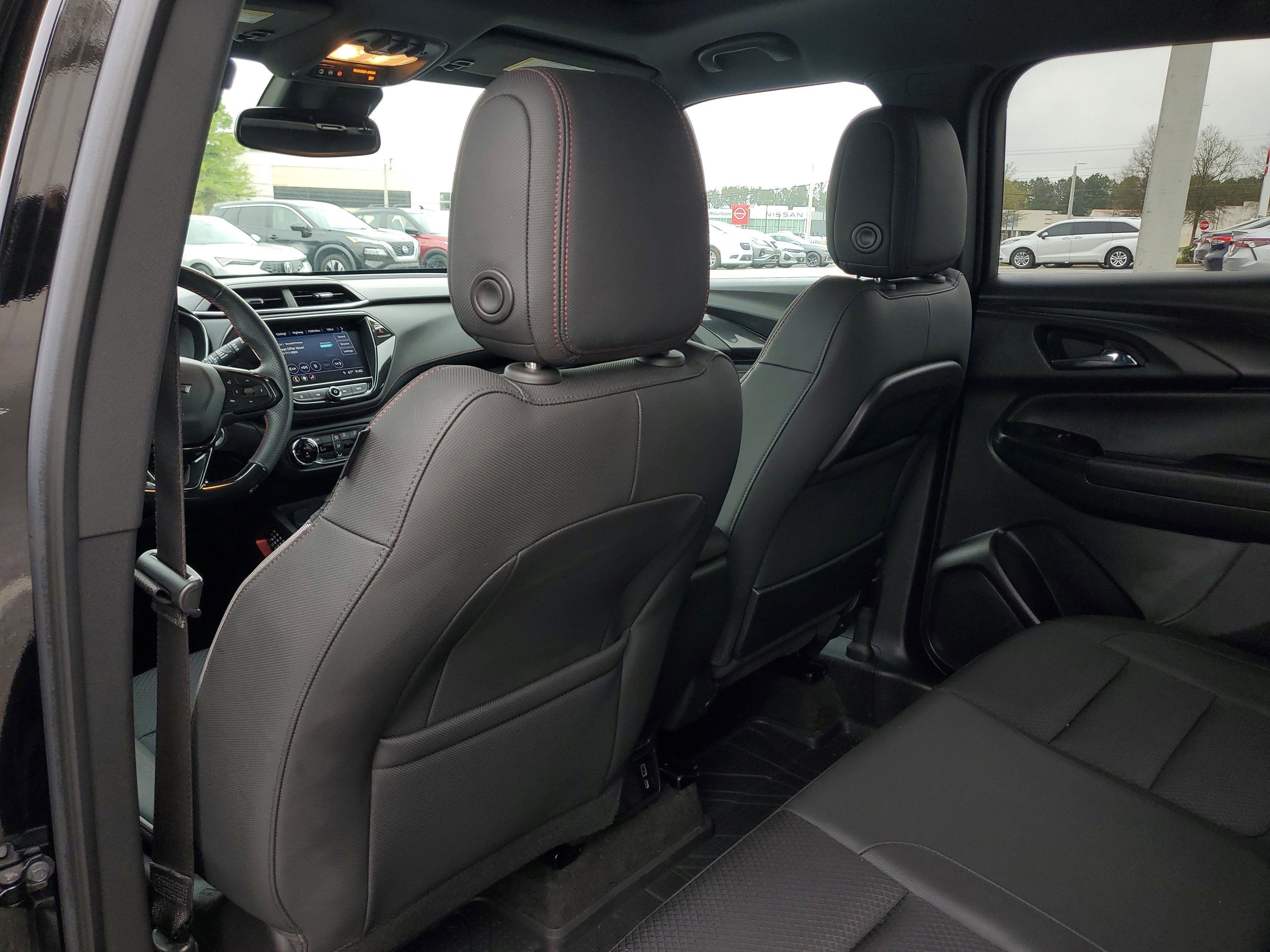 Used 2023 Chevrolet TrailBlazer RS w/ Sun and Liftgate Package image 11