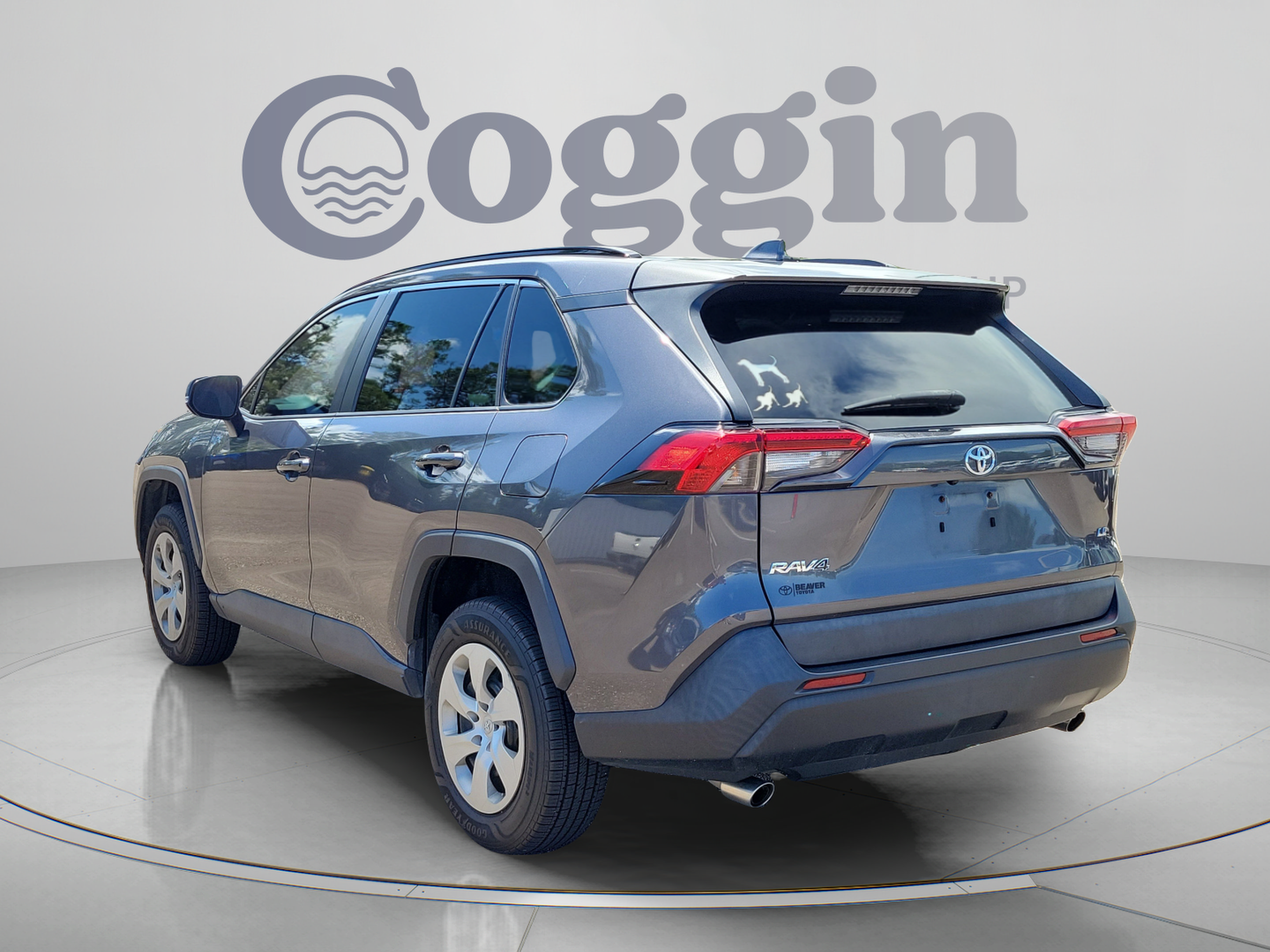 Used 2019 Toyota RAV4 LE FWD image 3