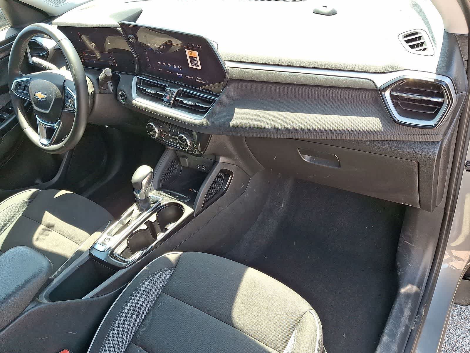 Used 2024 Chevrolet TrailBlazer LT w/ Convenience Package FWD image 32