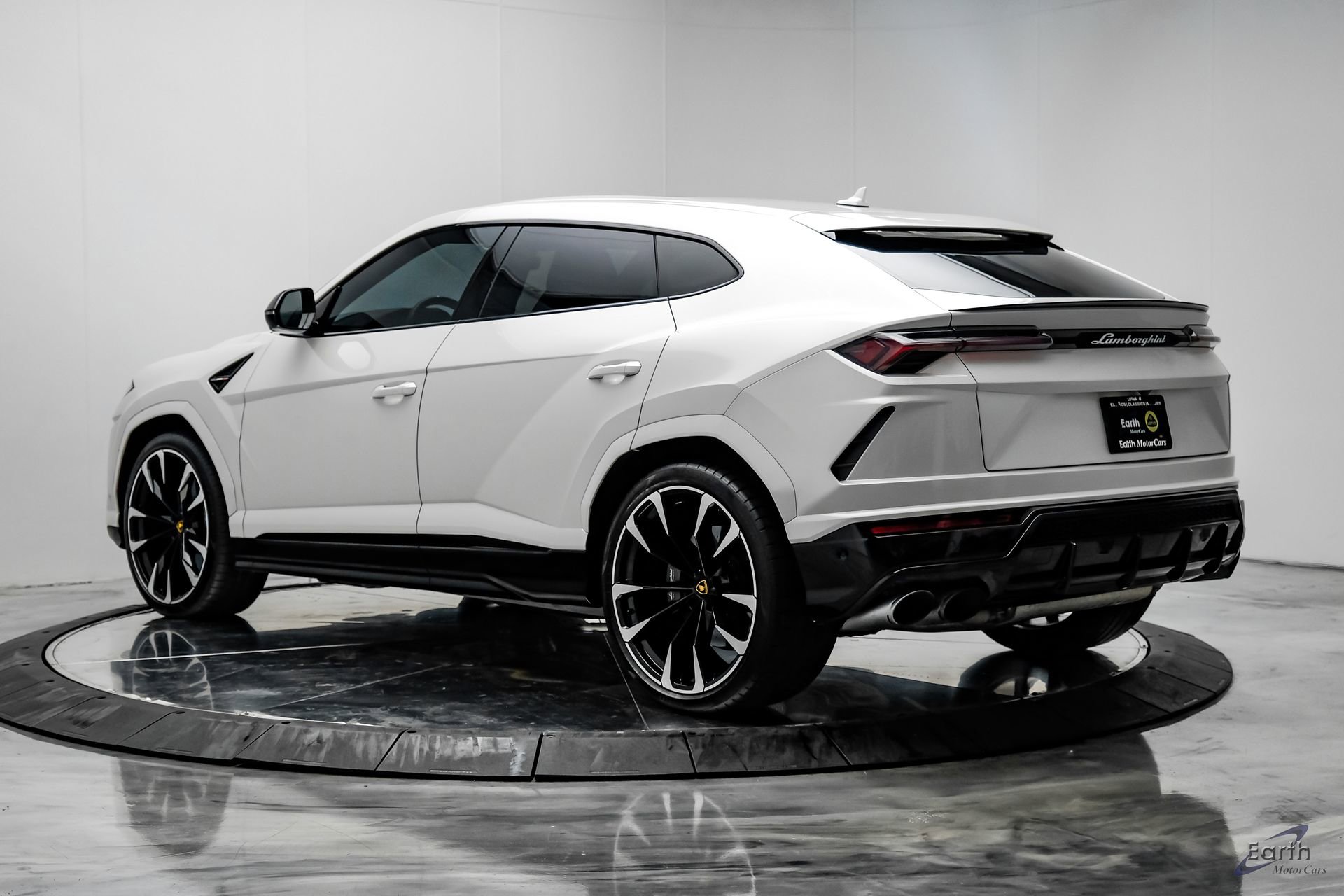 Used 2022 Lamborghini Urus image 9