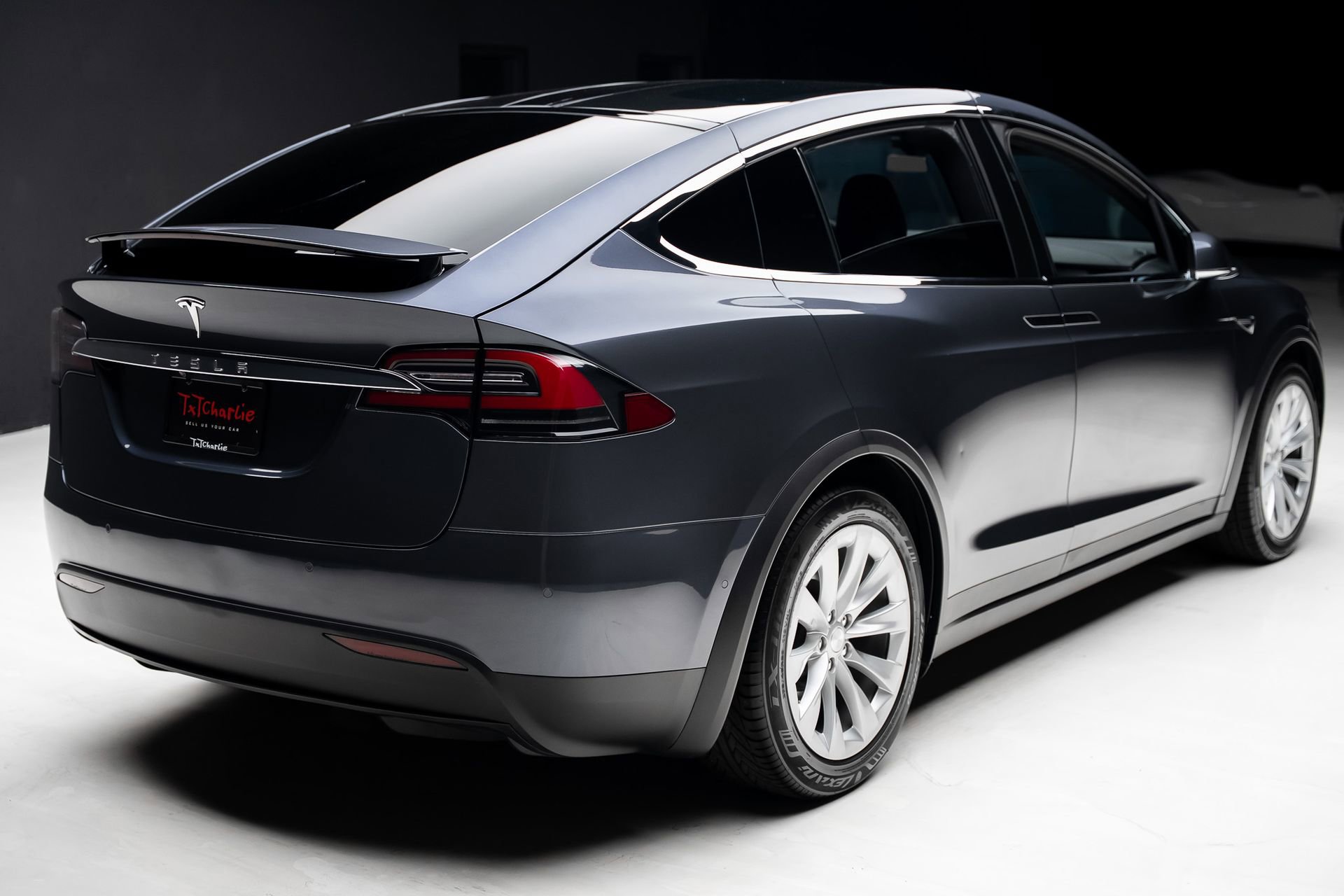 Used 2018 Tesla Model X 75D AWD/4WD image 32