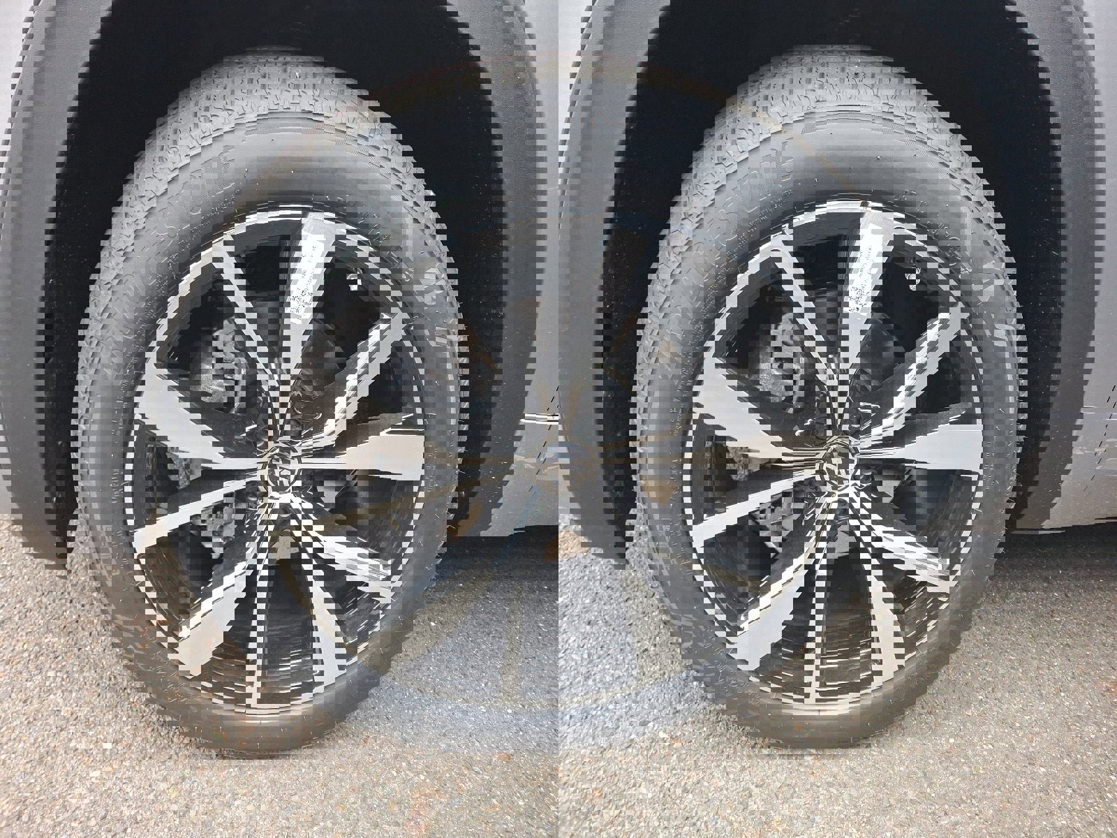 New 2026 Volkswagen Atlas Cross Sport SEL Premium R-Line image 4