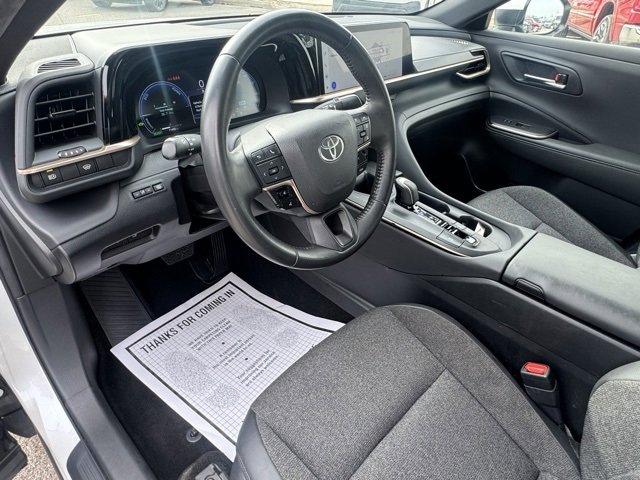 Used 2023 Toyota Crown XLE image 12