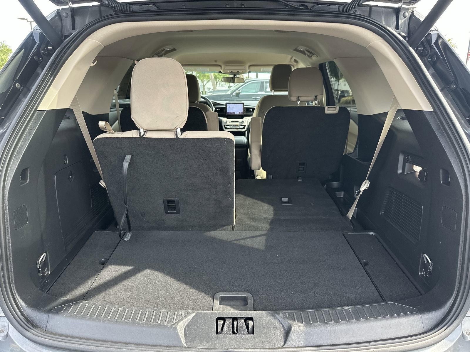 Used 2023 Ford Explorer XLT RWD image 33