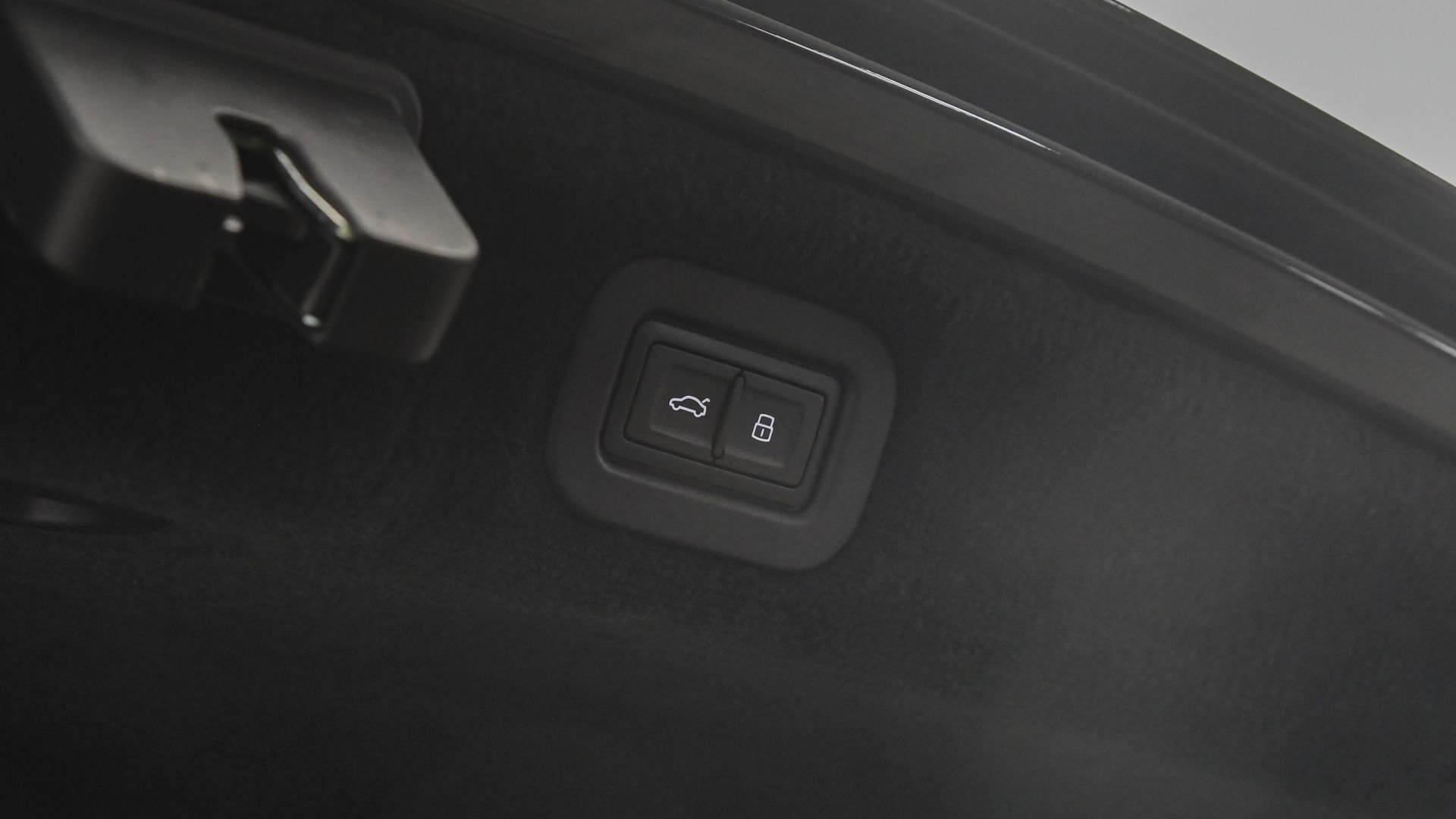 Certified 2024 Bentley Flying Spur Mulliner image 12