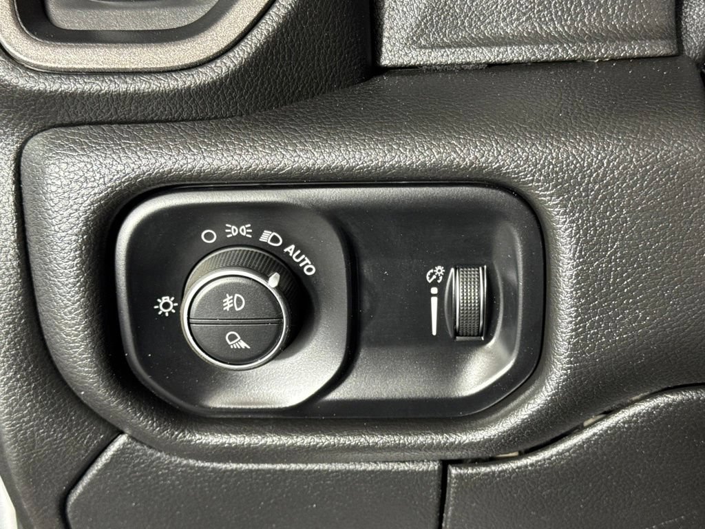 Used 2022 RAM 5500 Tradesman w/ Chrome Appearance Group AWD/4WD image 20