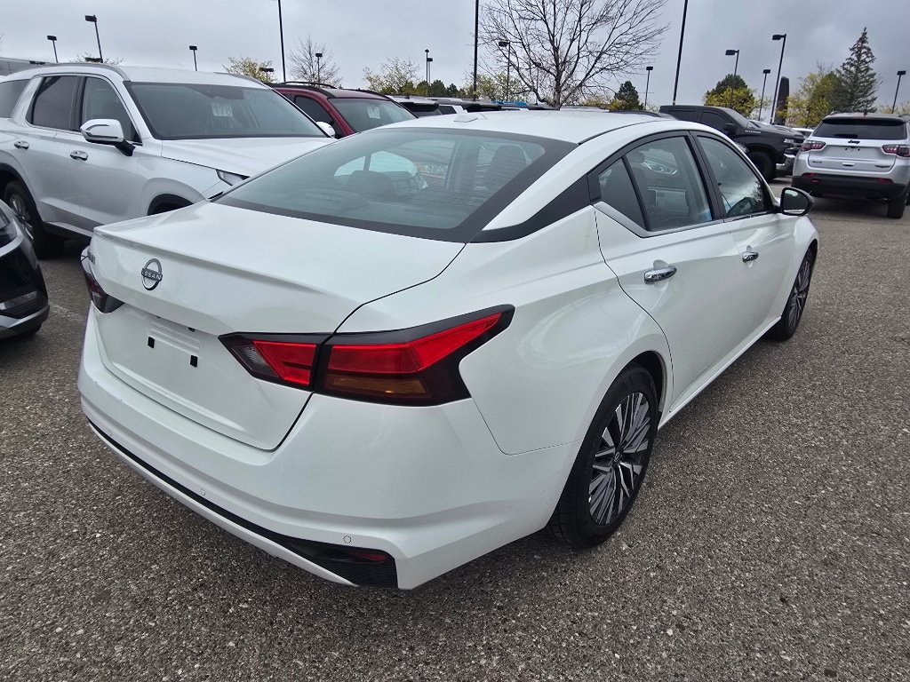 Used 2025 Nissan Altima 2.5 SV image 4