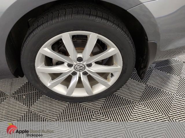 Used 2017 Volkswagen Golf SE FWD image 41