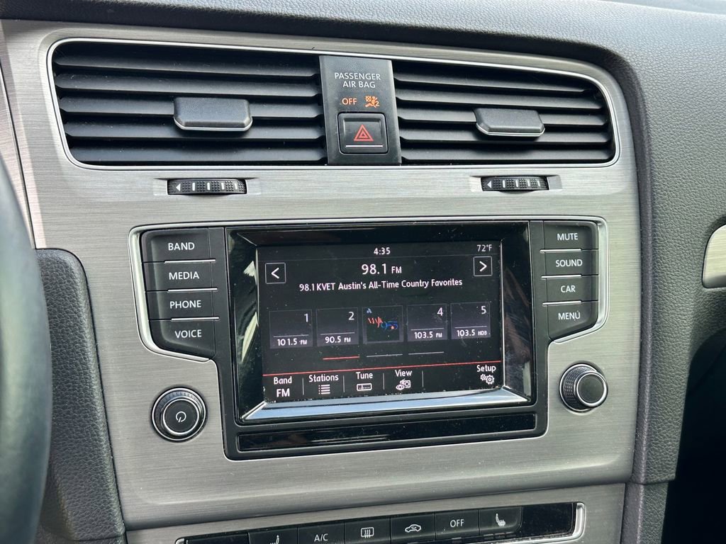 Used 2015 Volkswagen Golf TDI SE image 16