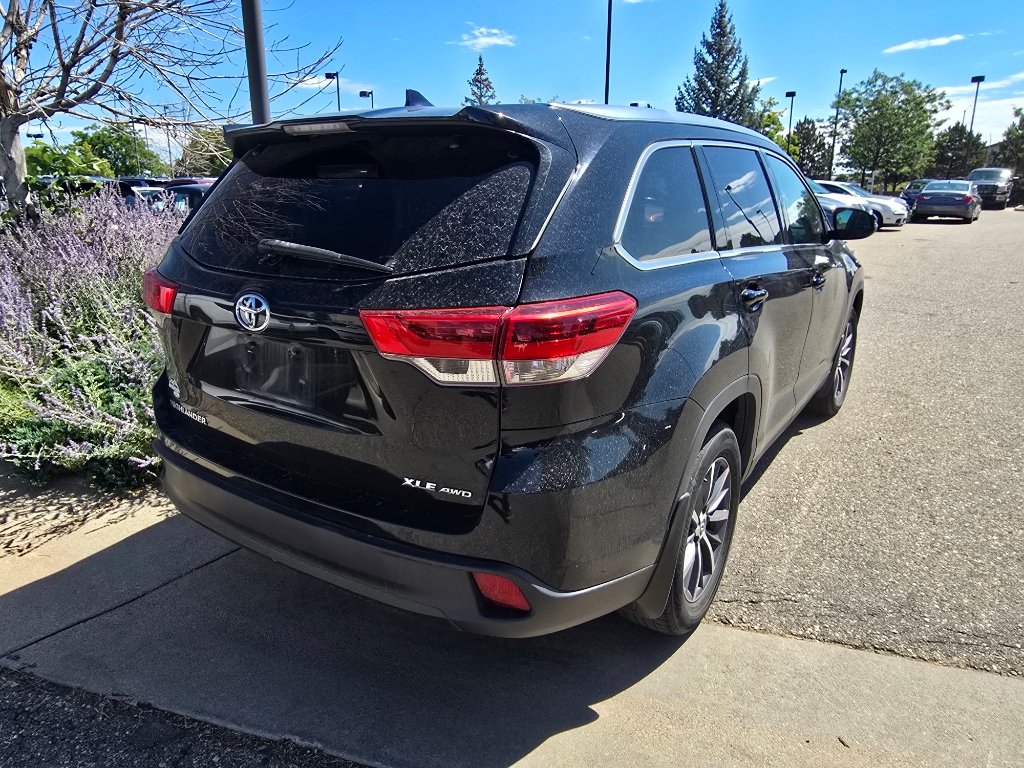Used 2019 Toyota Highlander XLE AWD/4WD image 5