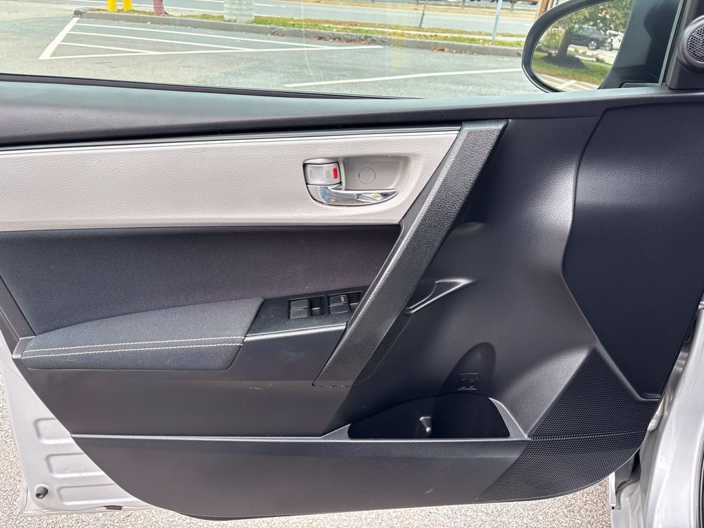 Used 2017 Toyota Corolla L FWD image 10