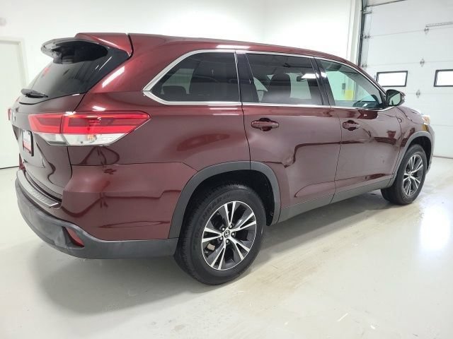 Certified 2019 Toyota Highlander LE FWD image 11