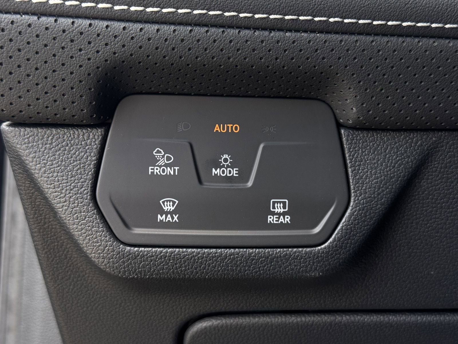 New 2026 Volkswagen Atlas SE FWD image 22