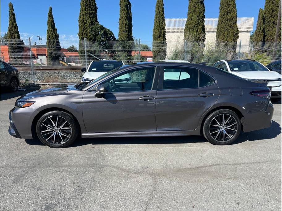 Used 2024 Toyota Camry SE FWD image 7