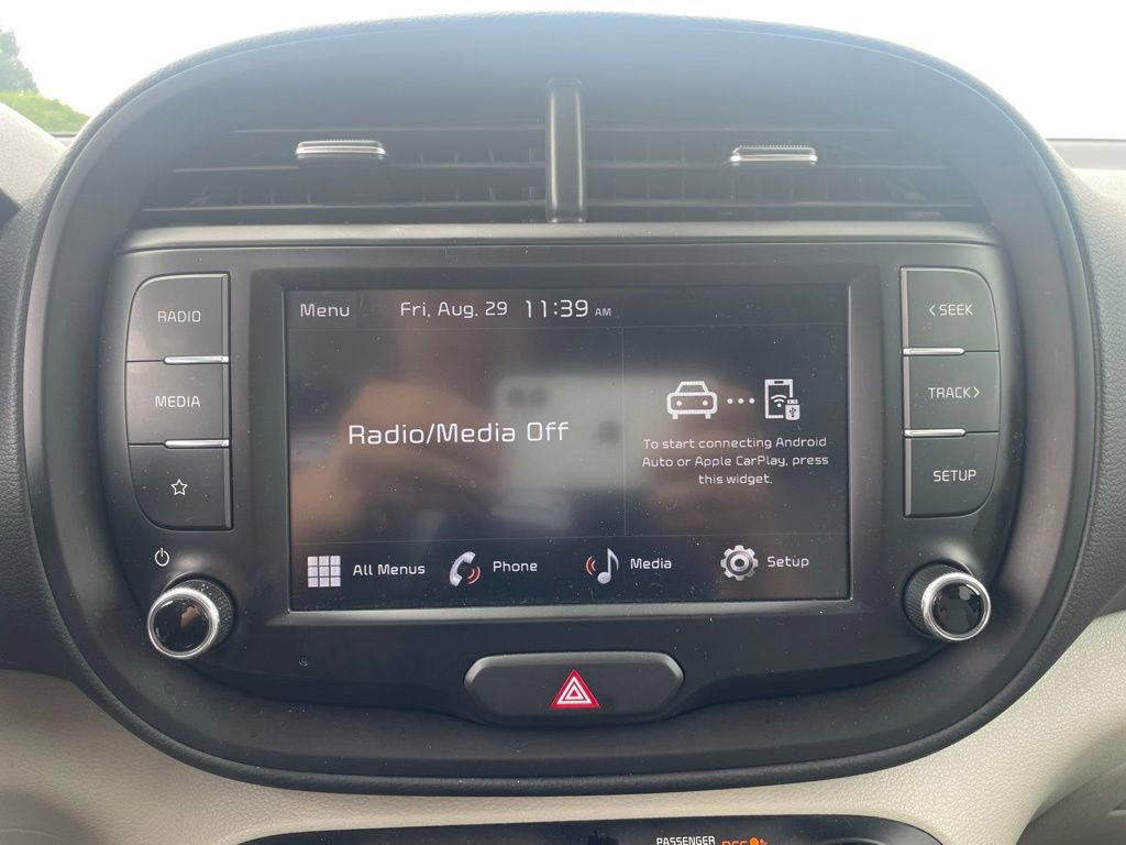 Used 2023 Kia Soul LX image 32