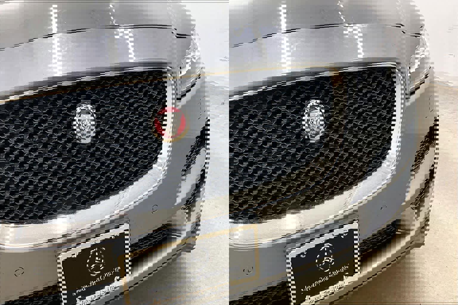 Used 2017 Jaguar F-PACE Prestige image 28