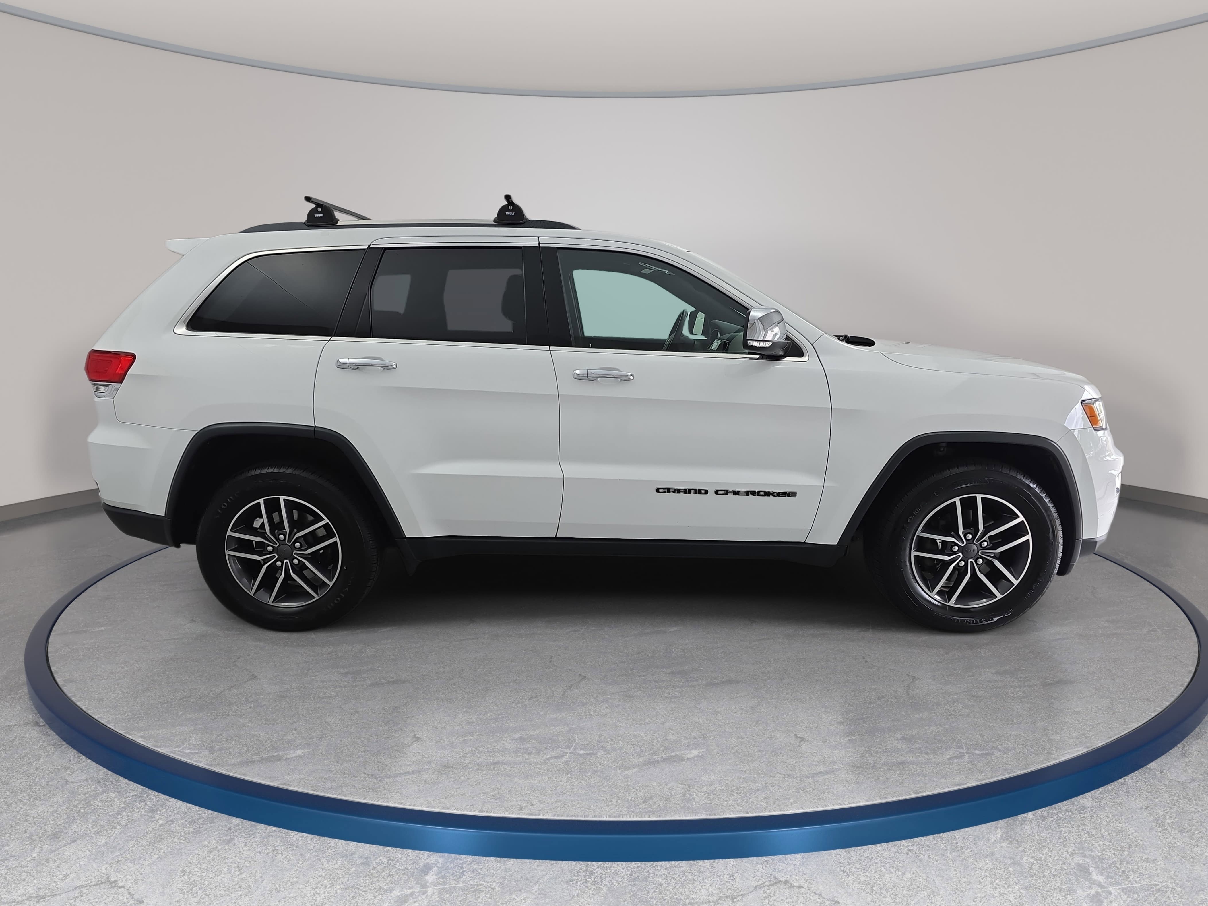 Used 2019 Jeep Grand Cherokee Limited AWD/4WD image 4
