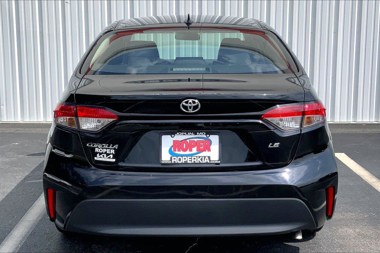 Used 2024 Toyota Corolla LE FWD image 4